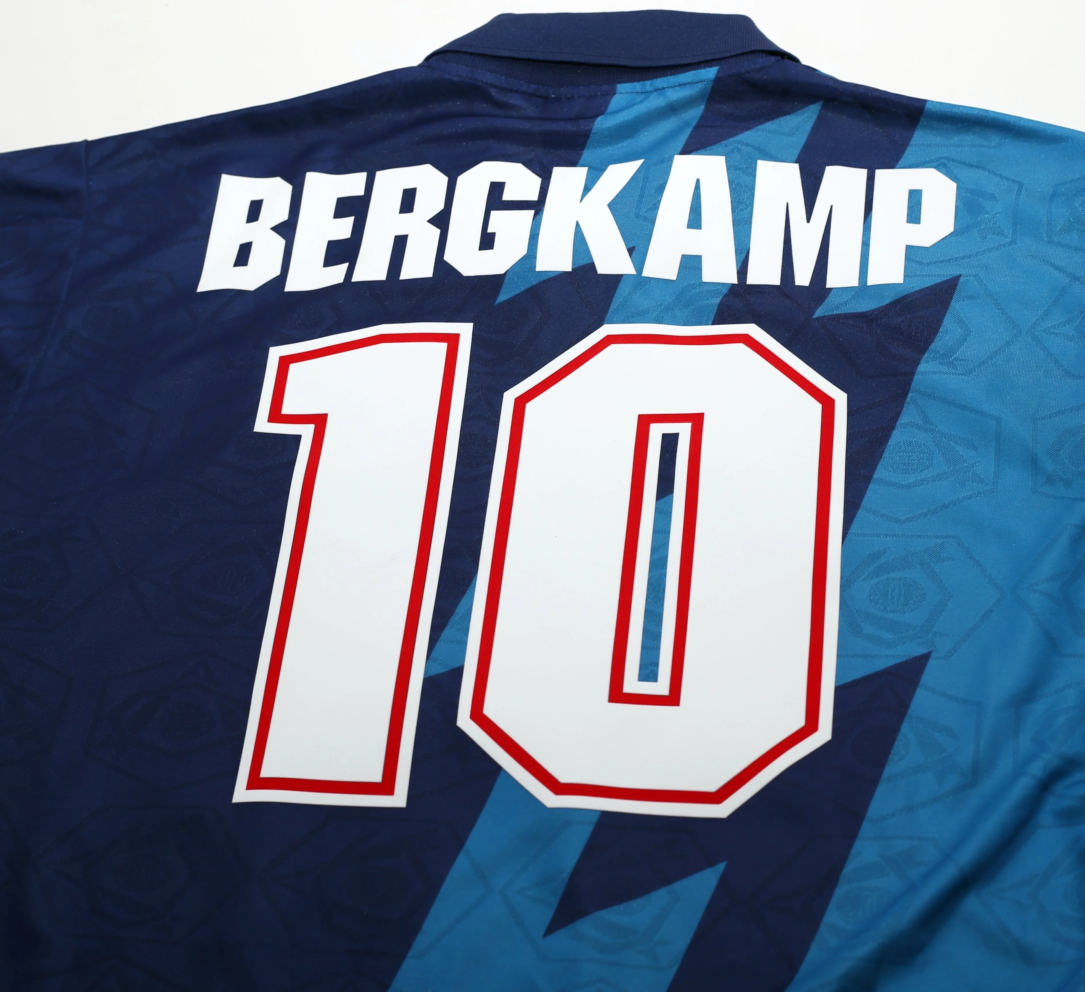 1995/96 BERGKAMP #10 Arsenal Nike Away Football Shirt (L)