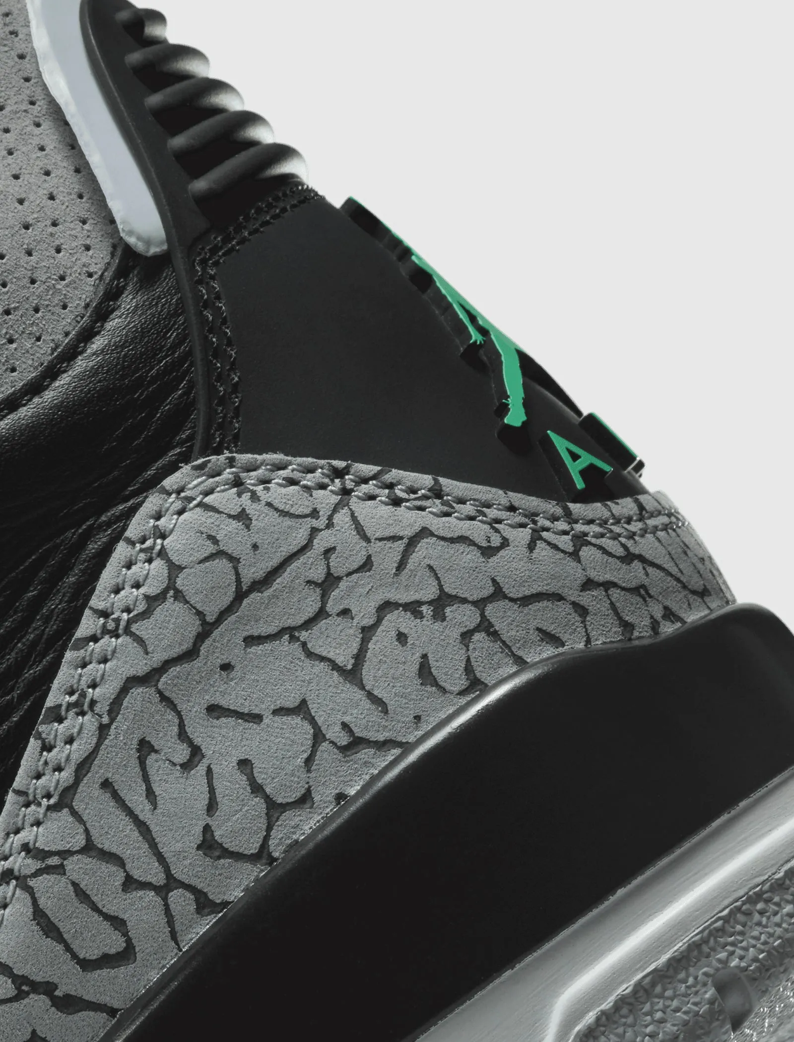 AIR JORDAN 3 RETRO "BLACK/ GREEN GLOW" GS