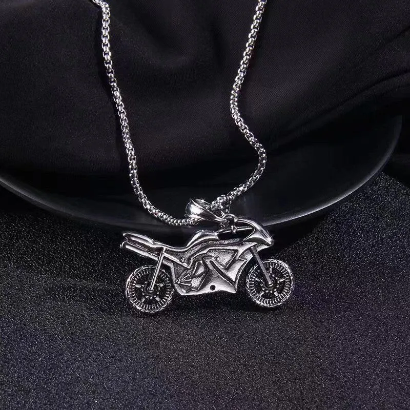 Fashionable Silver Titanium Steel Motorcycle Men's Necklace with Rotatable Wheels