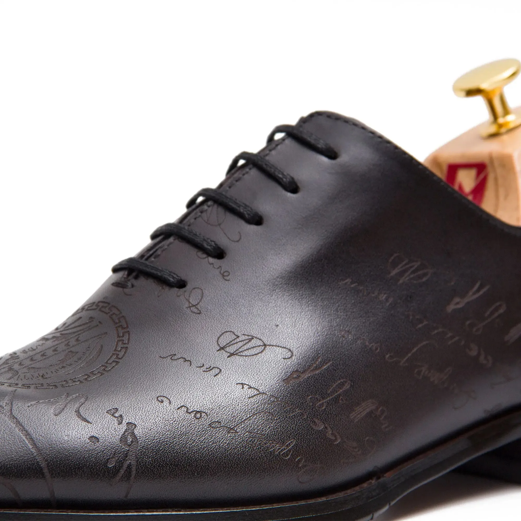 Laser Engraved Oxford Shoes for Men