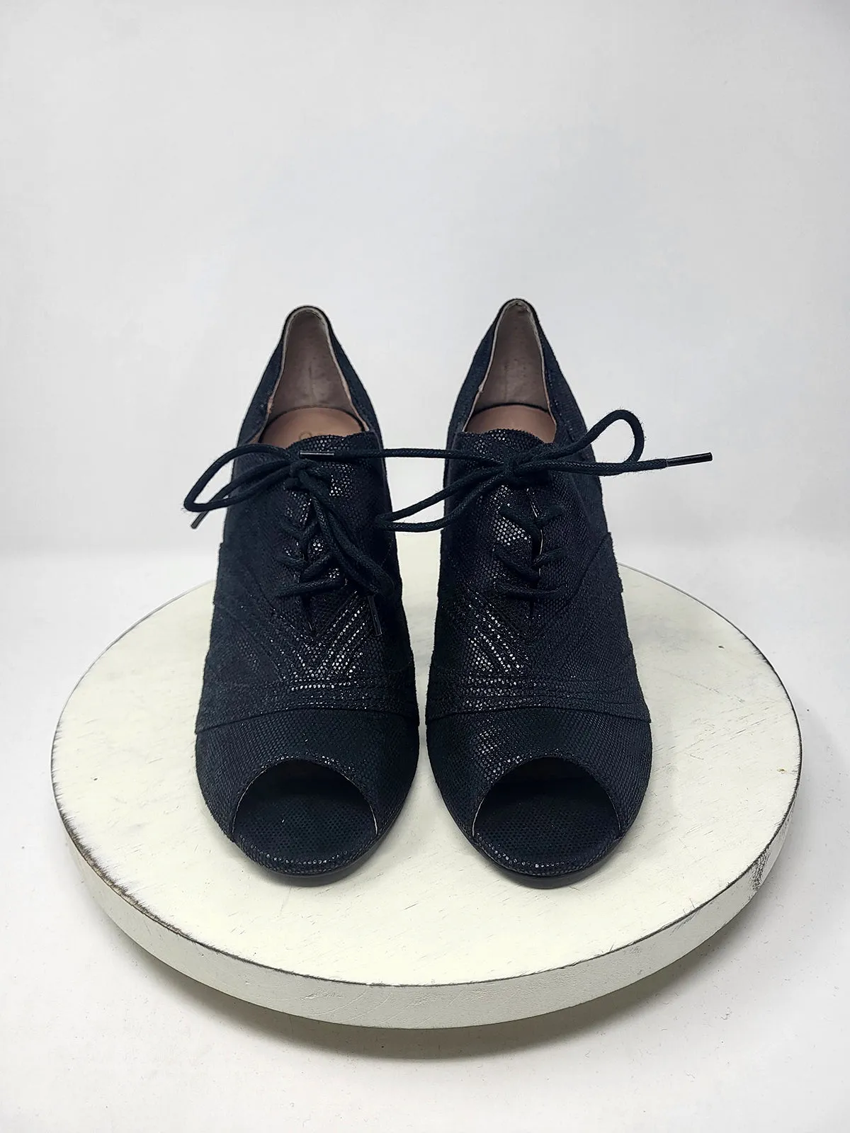 Seychelles Size 9 Black Reptile Heeled Oxfords NWOB