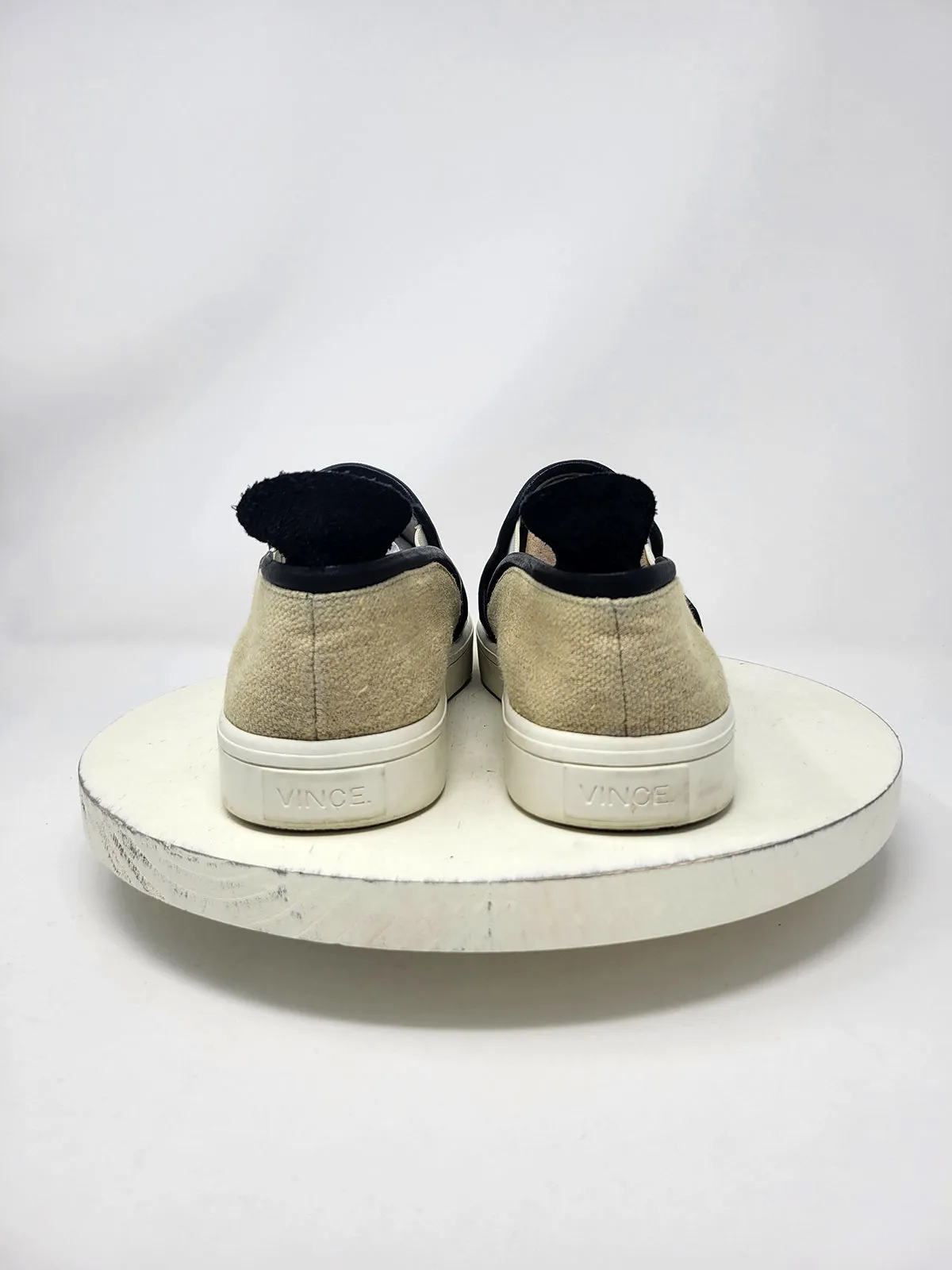 vince. Size 40 (10) Beige & White & Black Loafer Sneakers